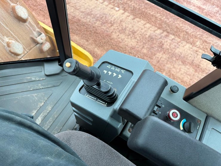 caterpillar-cs-563e-image-54