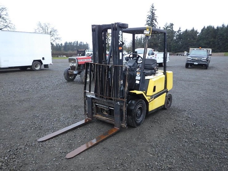 yale-gp050tgnuae084-forklift-image-1