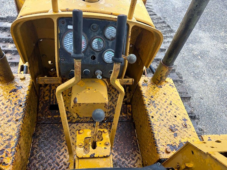 deere-350ce-image-8