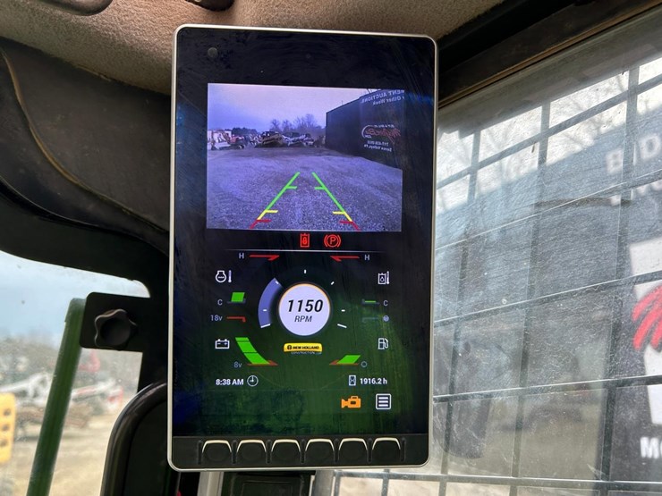 2020-new-holland-c332-image-24