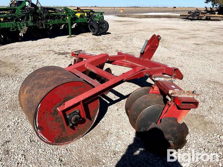 lindsay-track-closer-image-5