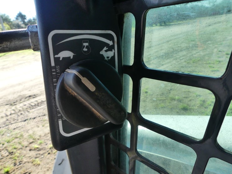 2022-bobcat-t770-image-19