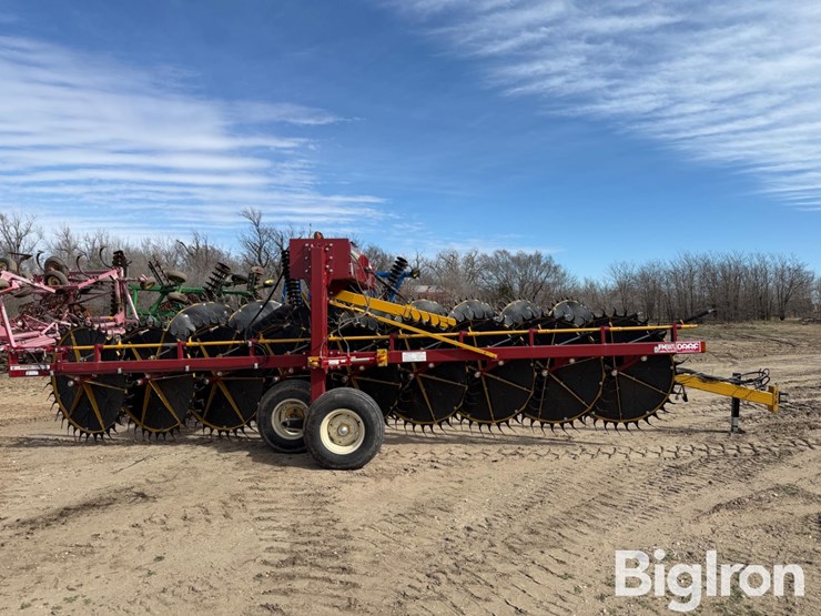 2023-darf-1017lfmwac-17-wheel-hay-rake-image-4