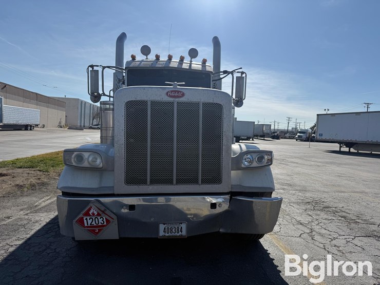 2014-peterbilt-389-image-2