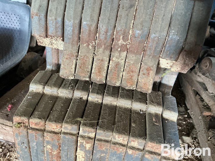 new-holland-10-image-11