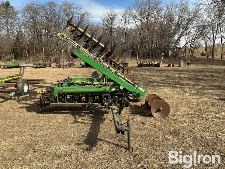 john-deere-220-image-2