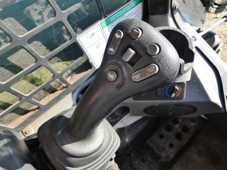 2022-bobcat-t770-image-15