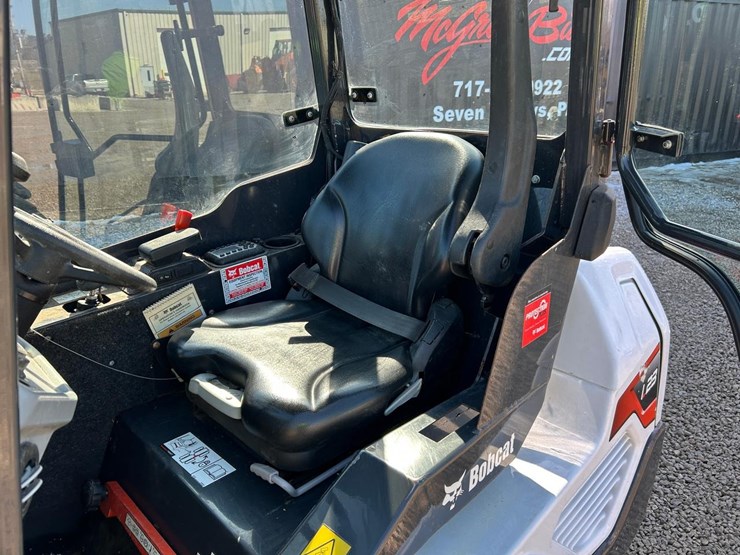 2020-bobcat-l23-image-16