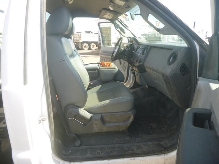 2012-ford-f550-image-13