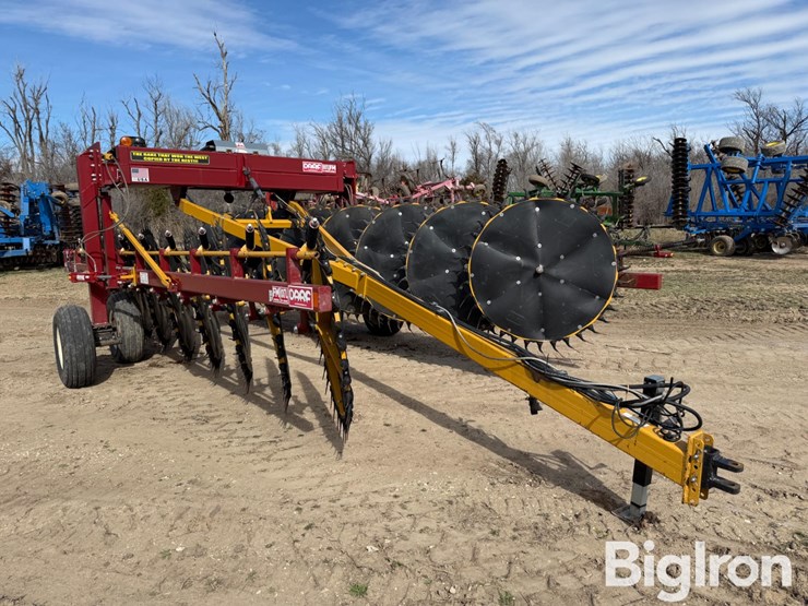 2023-darf-1017lfmwac-17-wheel-hay-rake-image-3