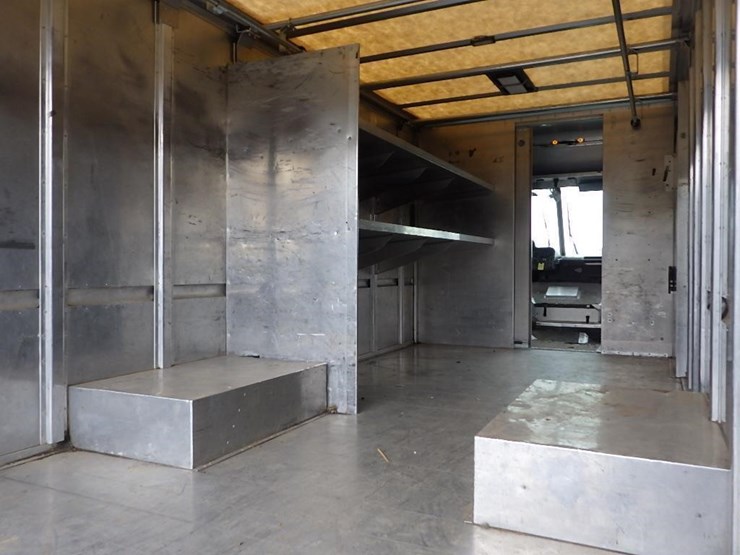 2008-freightliner-mt45-image-9