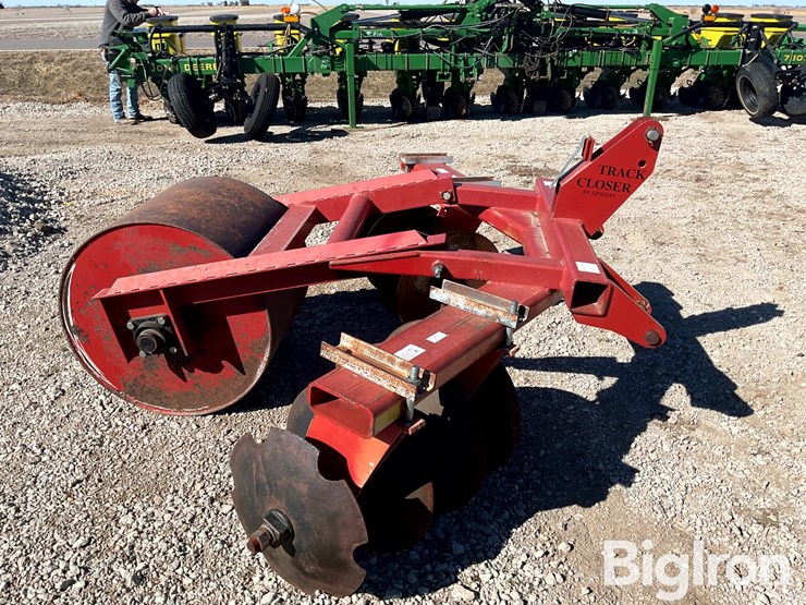 lindsay-track-closer-image-4