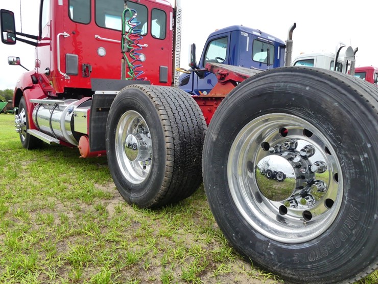 2017-kenworth-t680-image-7