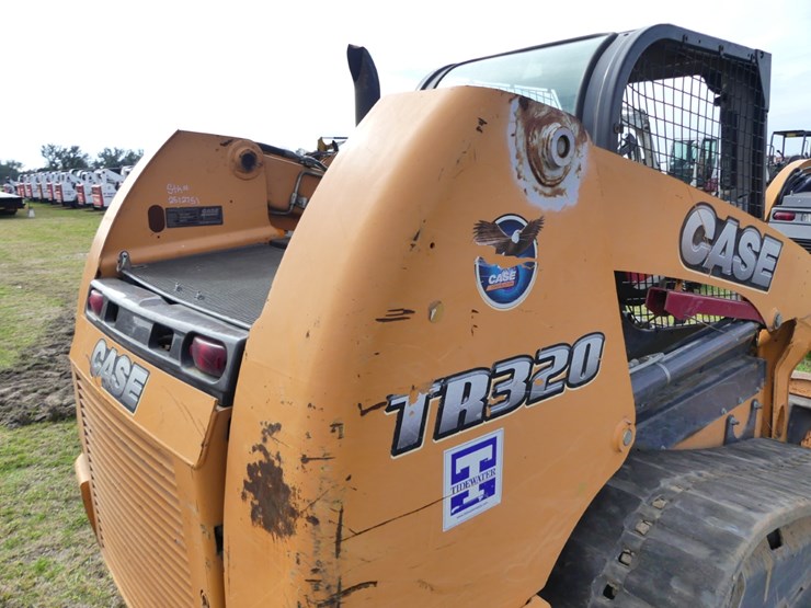 2015-case-tr320-image-7