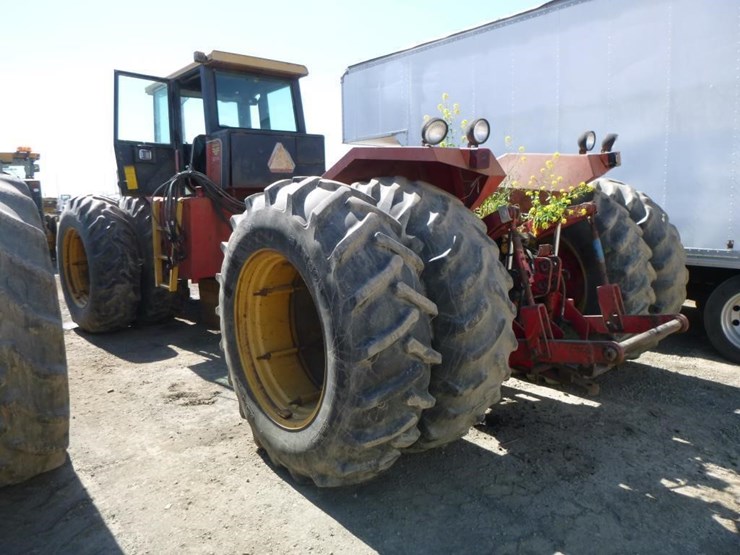 1982-versatile-875-image-4