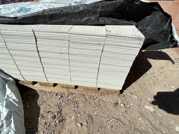 #4346-•-(appx.-308-pieces)-allura-6-¼"-primed-fiber-cement-smooth-lap-siding-image-6