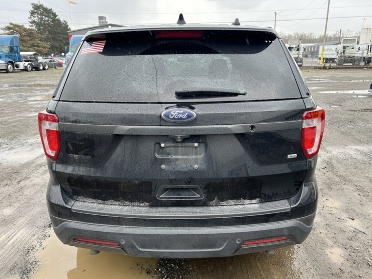 2018-ford-explorer-image-5