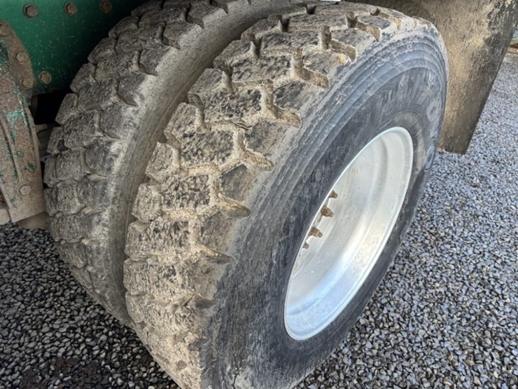 1994-peterbilt-378-image-11