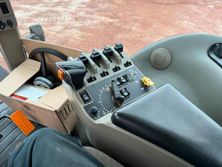 case-ih-mx240-image-58