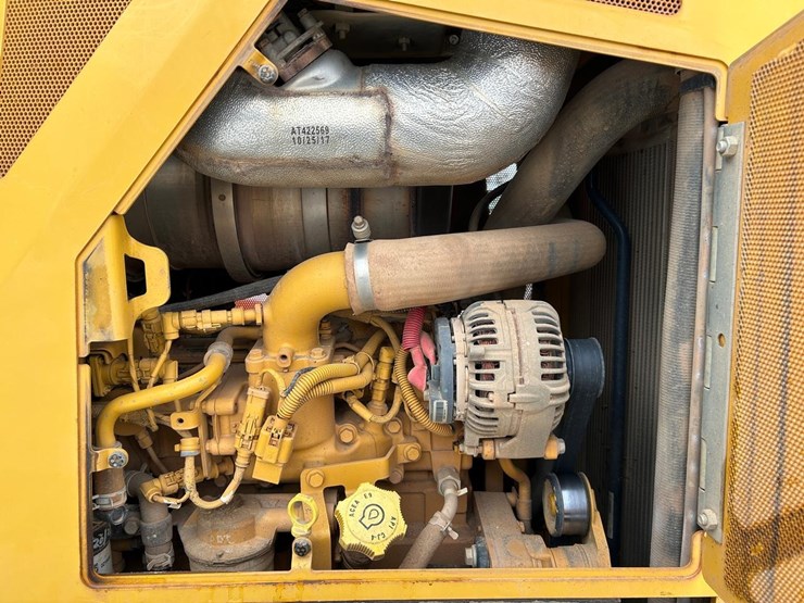 2018-deere-650k-image-17