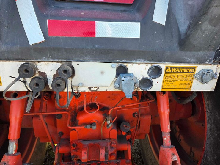 case-2290-tractor-image-43