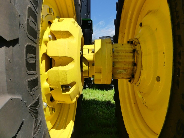 john-deere-8r-310-image-8