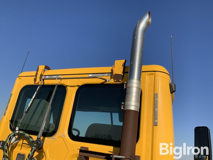 2016-freightliner-cascadia-125-image-18