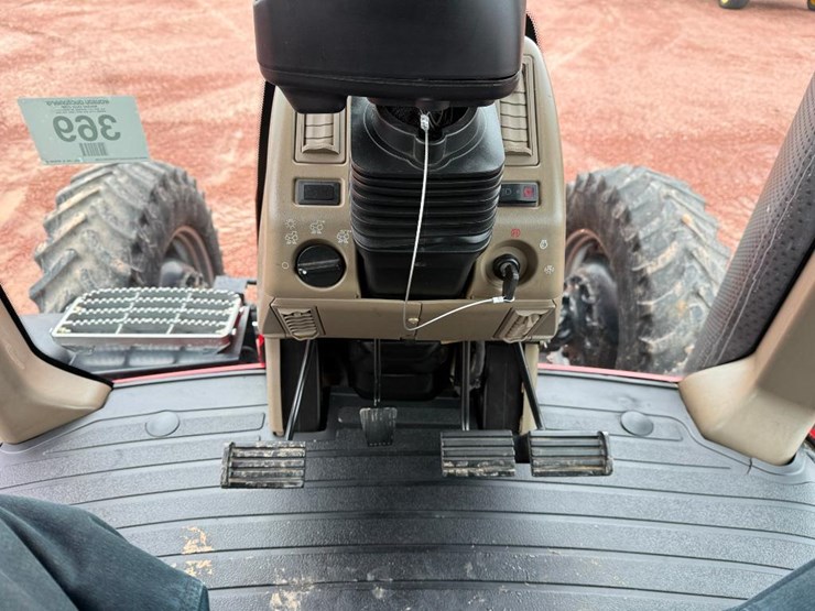 case-ih-magnum-180-image-62