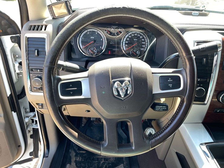 2010-dodge-ram-3500-image-12