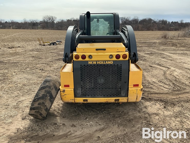 new-holland-l228-image-6