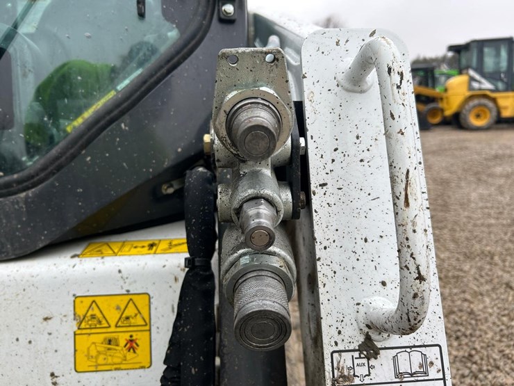 2024-bobcat-t450-image-11