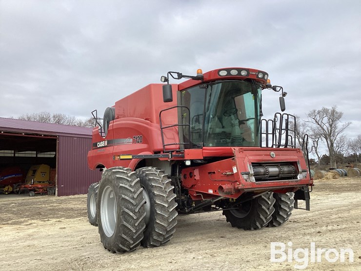2012-case-ih-7120-image-3