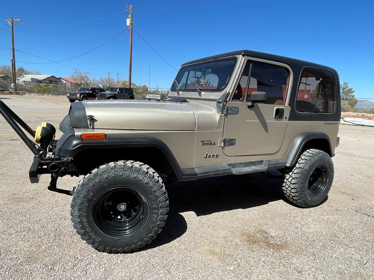 1993-jeep-wrangler-image-14