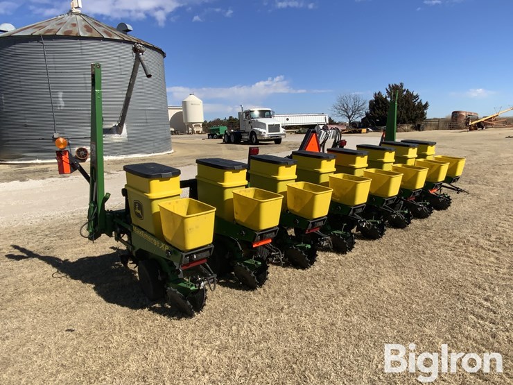 john-deere-1700-image-7