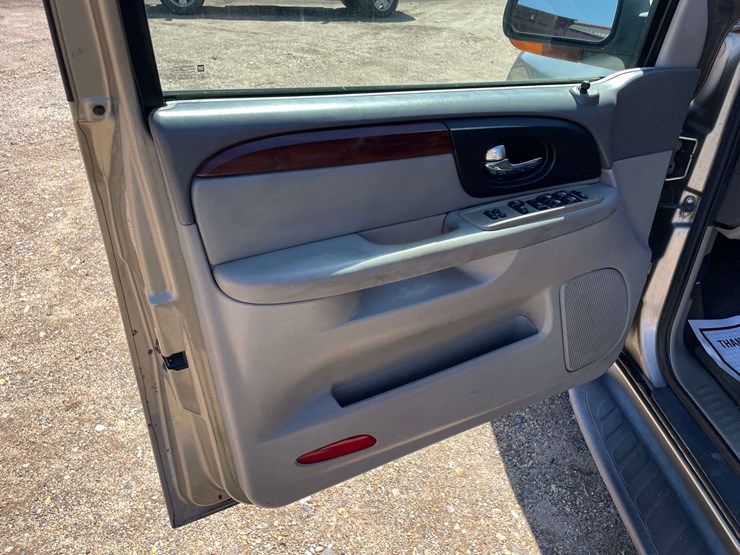 2003-gmc-envoy-image-9