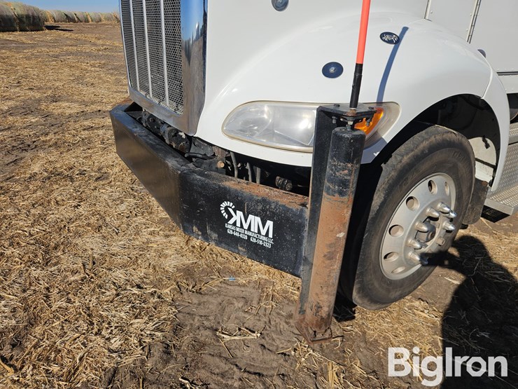 2014-peterbilt-337-image-10