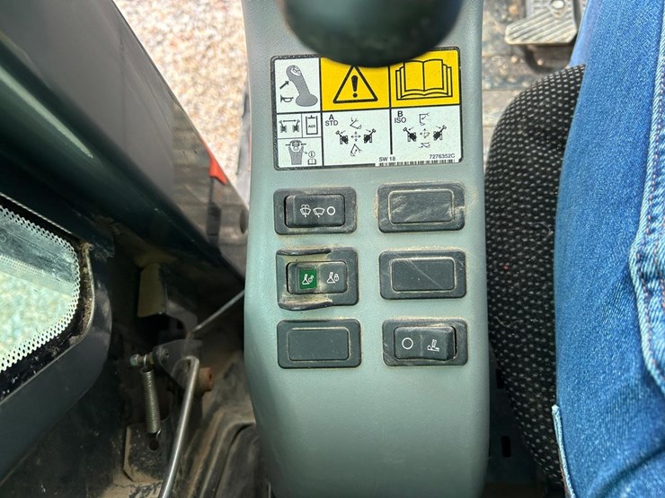 2022-bobcat-e88-image-26