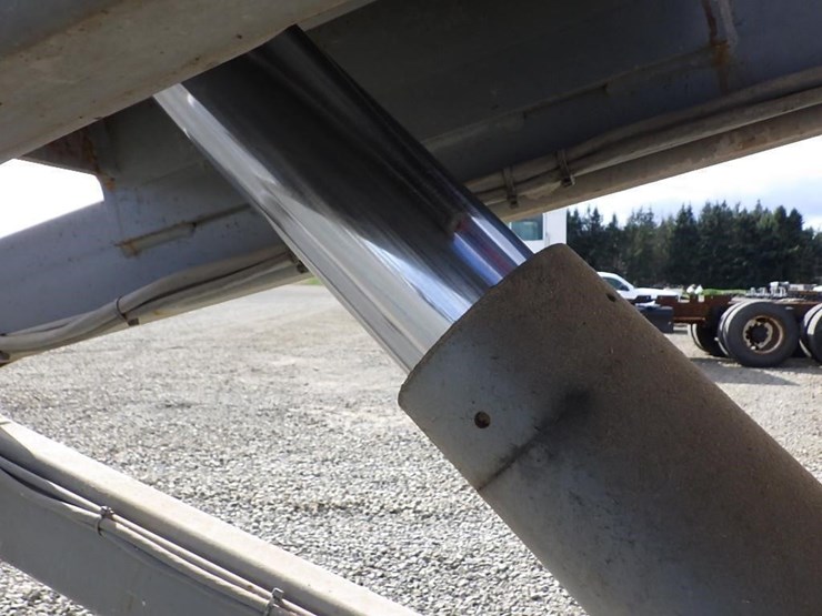 1997-skyjack-sj-3220-scissor-lift-image-9