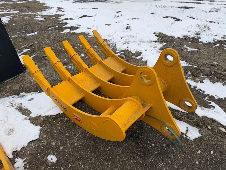 caterpillar-320-image-1