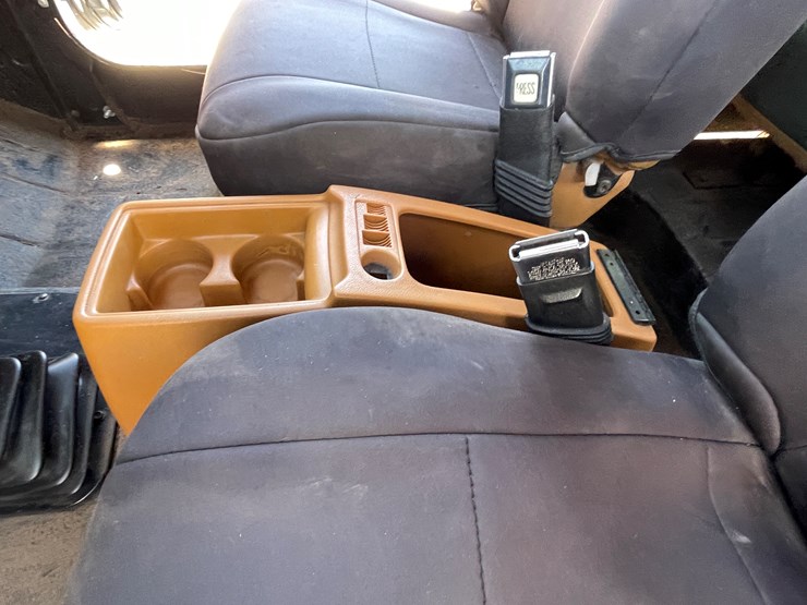 1994-jeep-wrangler-image-25