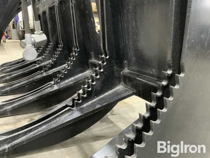 2025-massey-ferguson-730-image-17