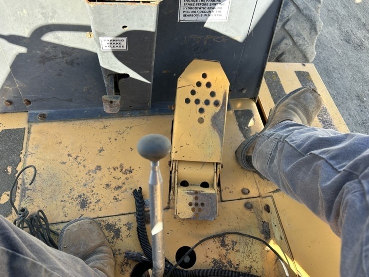 case-860-turbo-image-24