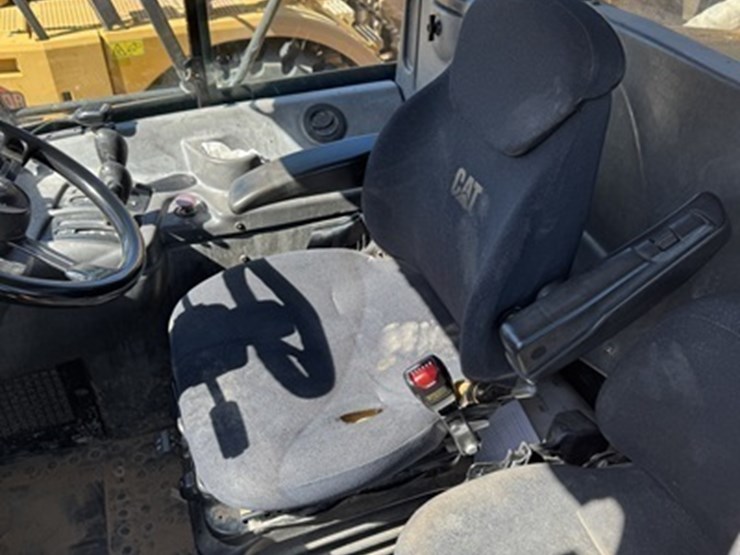 2010-caterpillar-740b-image-13