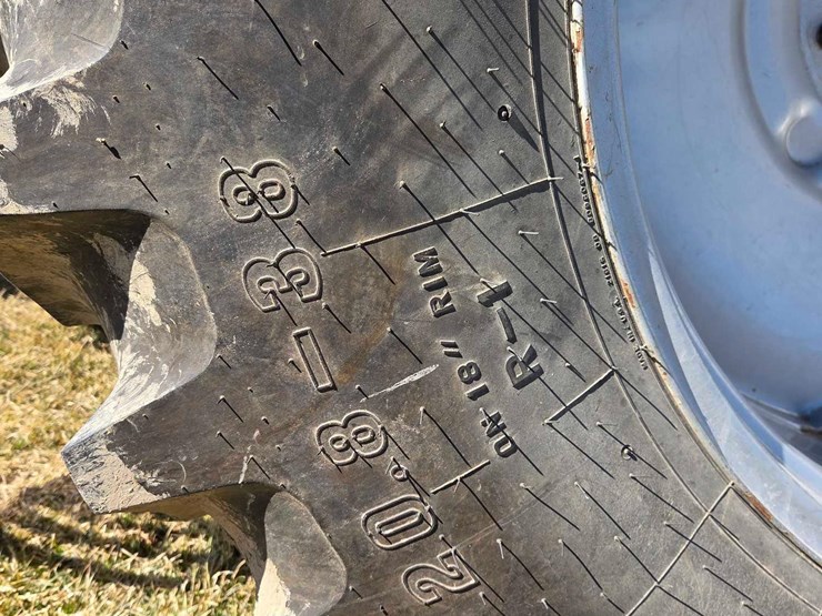 case-2290-tractor-image-25