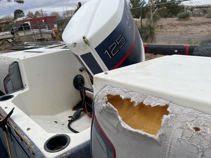 #4331-•-bayliner-boat-and-trailer-(titles-in-delay)-image-54