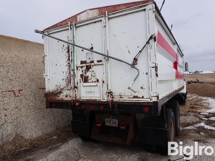 1982-ford-ln800-image-6