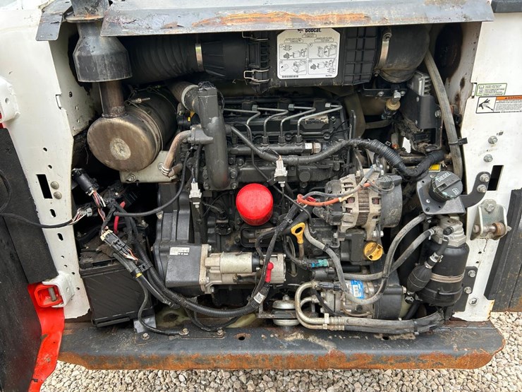 2019-bobcat-t595-image-16