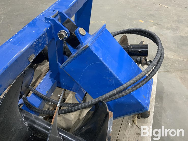 2025-massey-ferguson-730-image-11