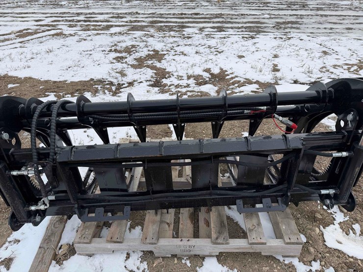 curved-log-grabber-image-6