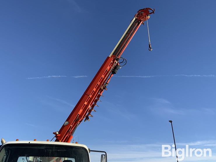 2012-freightliner-m2-106-image-12